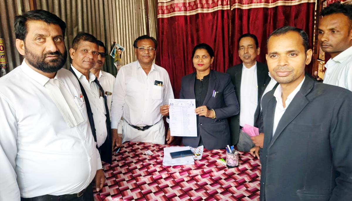 बार चुनाव: जगनायक सचान व अनिल श्रीवास्तव ने मांगा समर्थन