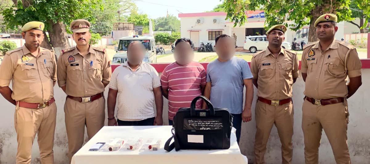 फर्जी दस्तावेजों से ट्रकों में माल लोड कर बेच देते थे सस्ते दाम पर