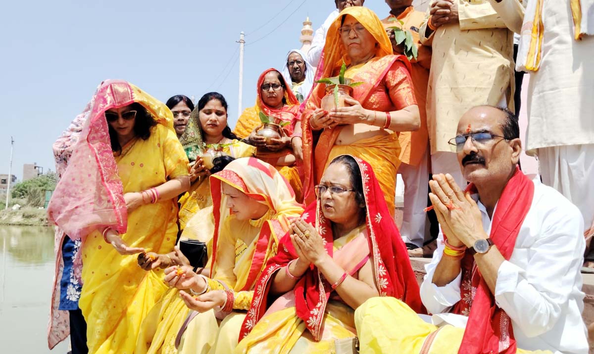  सिद्धपीठ श्री बांके बिहारी मंदिर में हुआ जलाभिषेक व पूजन