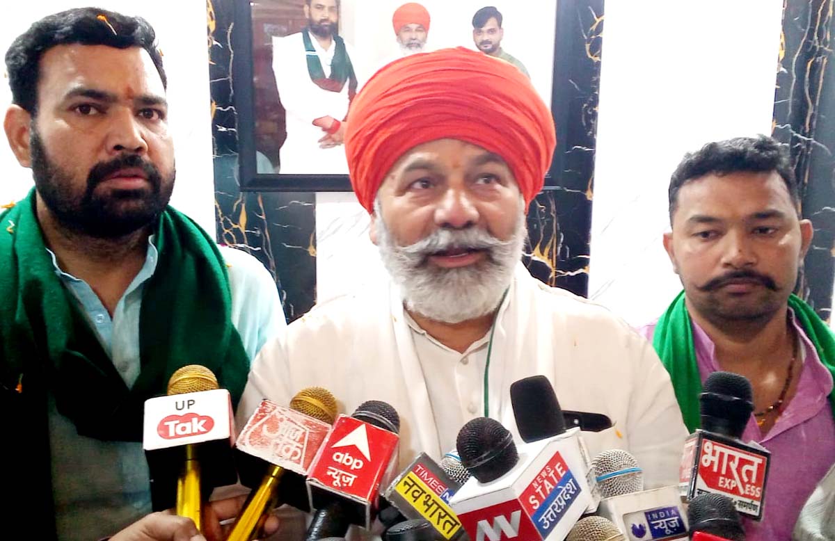 तिहरे हत्याकांड के पीड़ितों को सहायता के नाम पर शासन ने किया मजाक: टिकैत