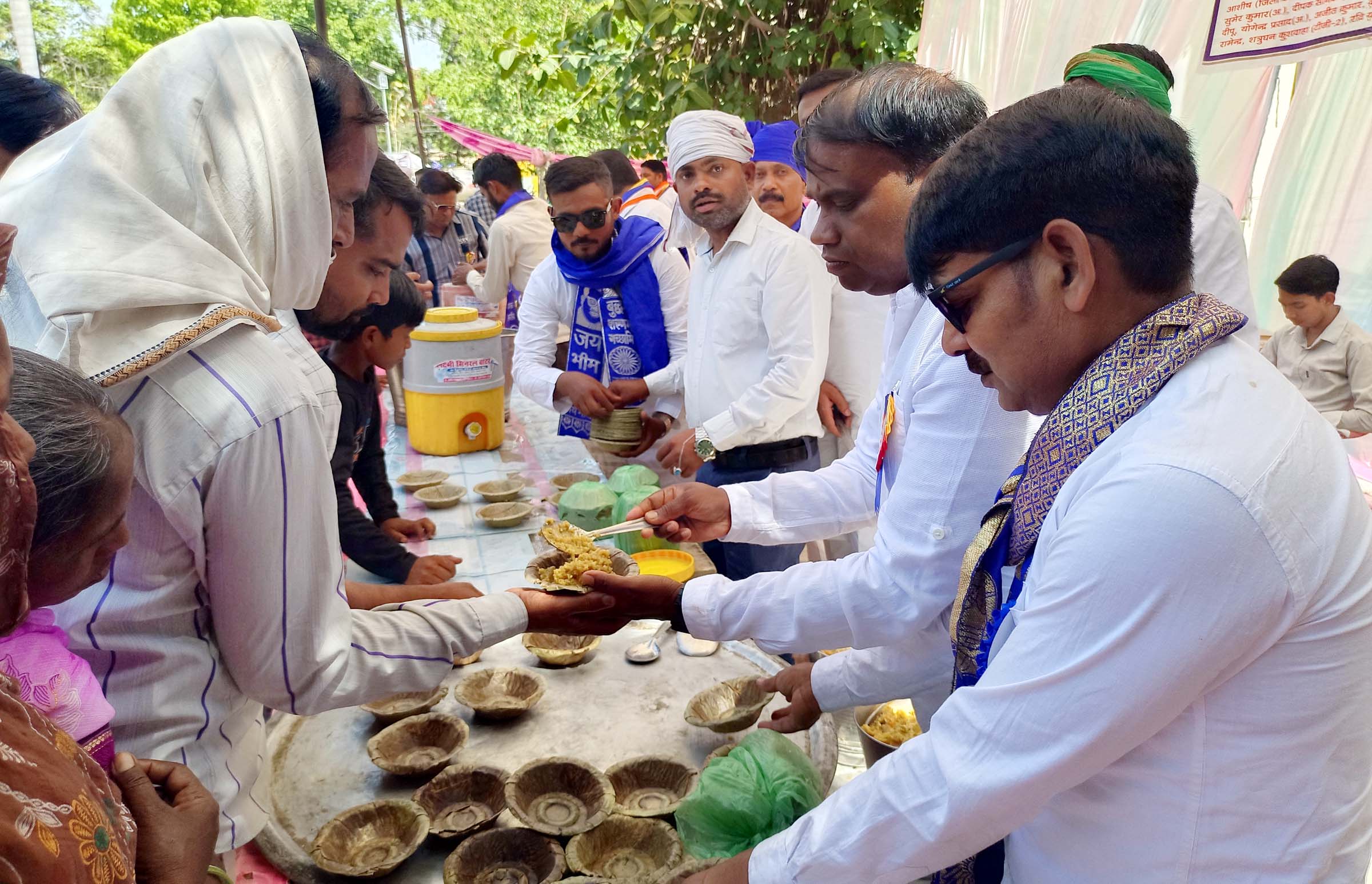 बाबा साहब की जयंती पर किया भंडारा व तहरी भोज