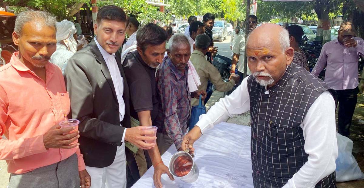 हनुमान जयंती पर बार प्रत्याशियों में भंडारे की दिखी होड़