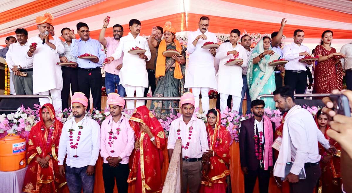  शहनाई, निकाह व सात फेरे, सामूहिक विवाह में छलके खुशी के आंसू