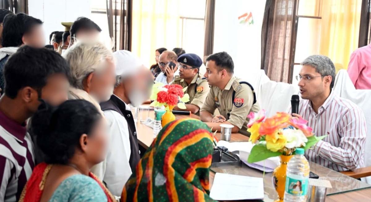 विभिन्न विभागों ने स्टाल लगाकर नागरिकों को किया लाभान्वित