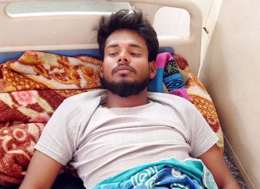 मारपीट के आरोपियों पर कार्रवाई न किए जाने का आरोप, चल रहा उपचार