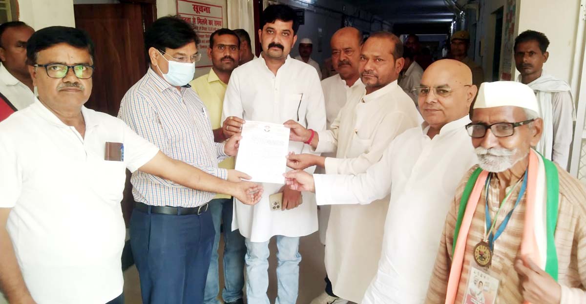 दुष्कर्म पीड़िता को मुआवजा व आरोपियों पर सख्त कार्रवाई की मांग