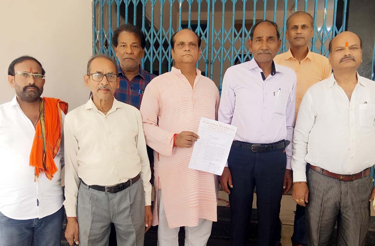  पक्का तालाब की सफाई व सुंदरीकरण में घटिया निर्माण से आक्रोश