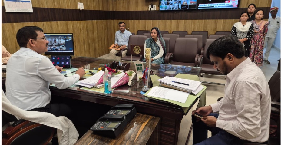 जनसुनवाई में डीएम सख्त, शिकायतों के त्वरित निस्तारण के निर्देश