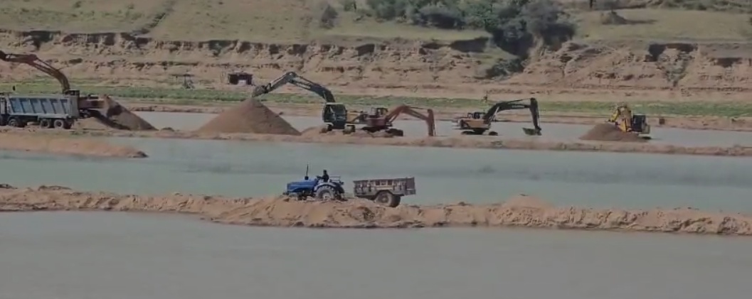 बेतवा में ‘मौत का खनन’: कालपी के हिमनपुरा खंड-4 में माफिया का साम्राज्य