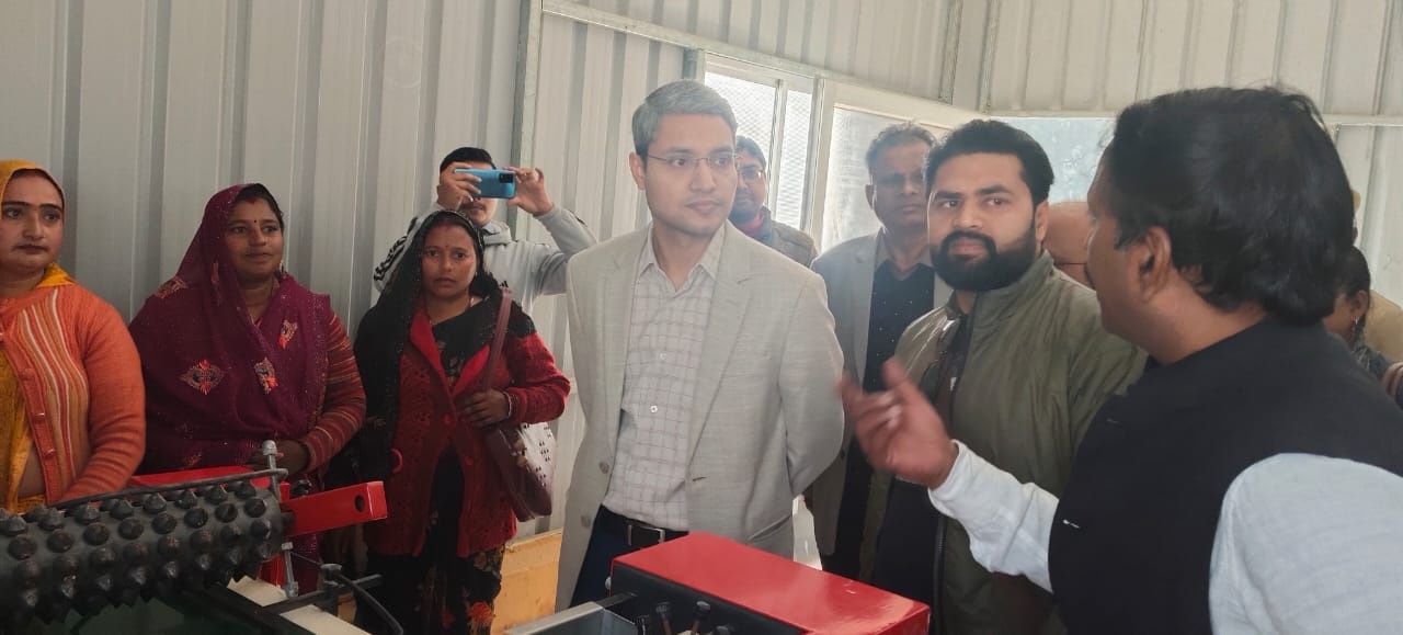 डीएम के मार्गदर्शन में, हाईटेक नर्सरी लिख रही सफलता की नई इबारत