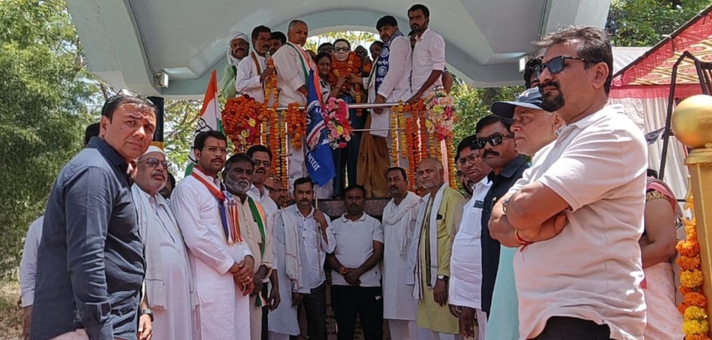 कांग्रेसियों ने मनाई डॉ भीमराव अंबेडकर की जयंती,किया माल्यार्पण