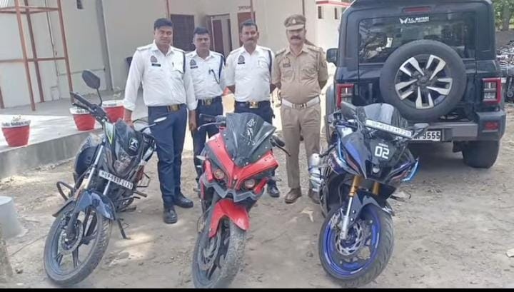 दोपहिया वाहनो से खरतनाक स्टंट करने वाले पर यातायात पुलिस द्वारा कड़ी कार्यवाही