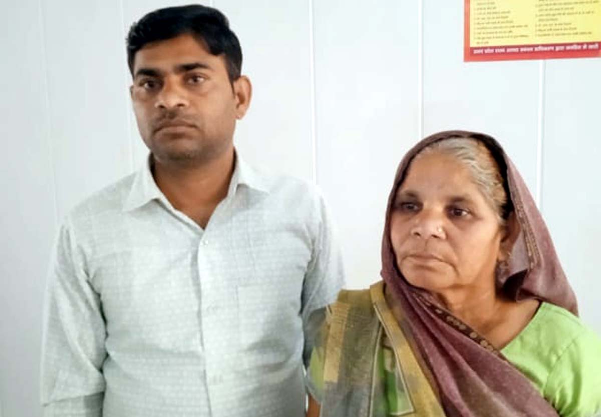 शहीद की पत्नी ने राजस्व अभिलेखों में नाम दर्ज कराने की लगाई गुहार