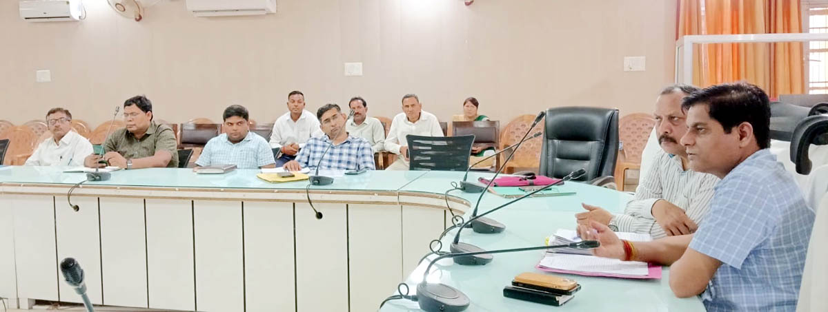 जिला सैनिक बंधु की बैठक में लंबित मामलों के शीघ्र निस्तारण के निर्देश