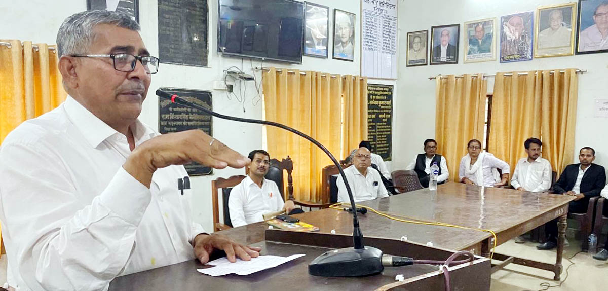 लखनऊ लाठीचार्ज के विरोध में अधिवक्ताओं ने हड़ताल कर मांगा न्याय
