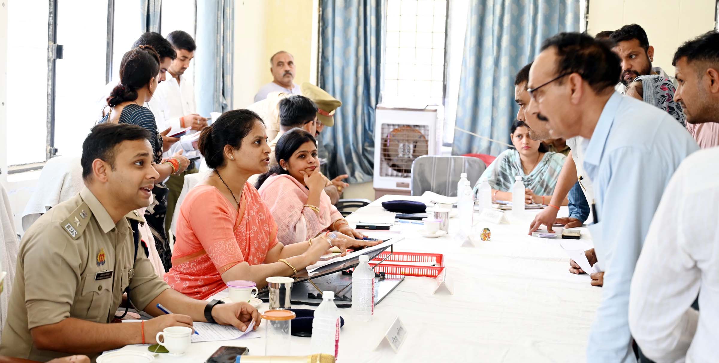 तीन मामलों में लापरवाही पाए जाने पर संबंधित अधिकारियों से मांगा स्पष्टीकरण