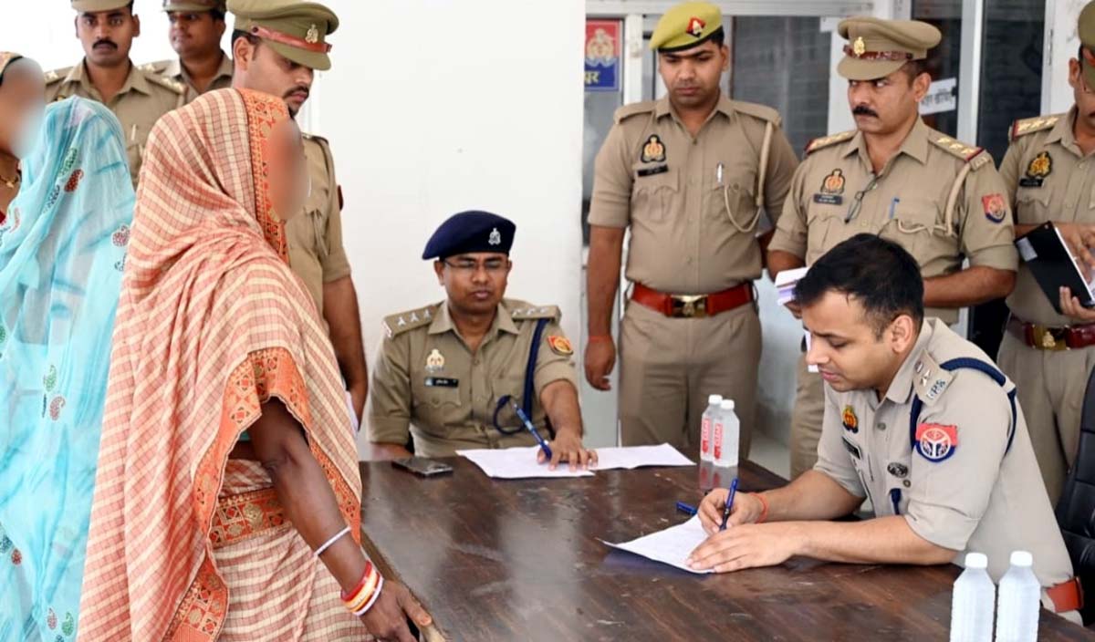  एसपी ने खागा कोतवाली में सुनीं फरियादियों की समस्याएं