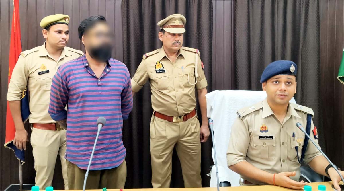 हाईकोर्ट से जमानत अर्जी खारिज होने के बाद परिवार समेत बदल रहा था ठिकाने