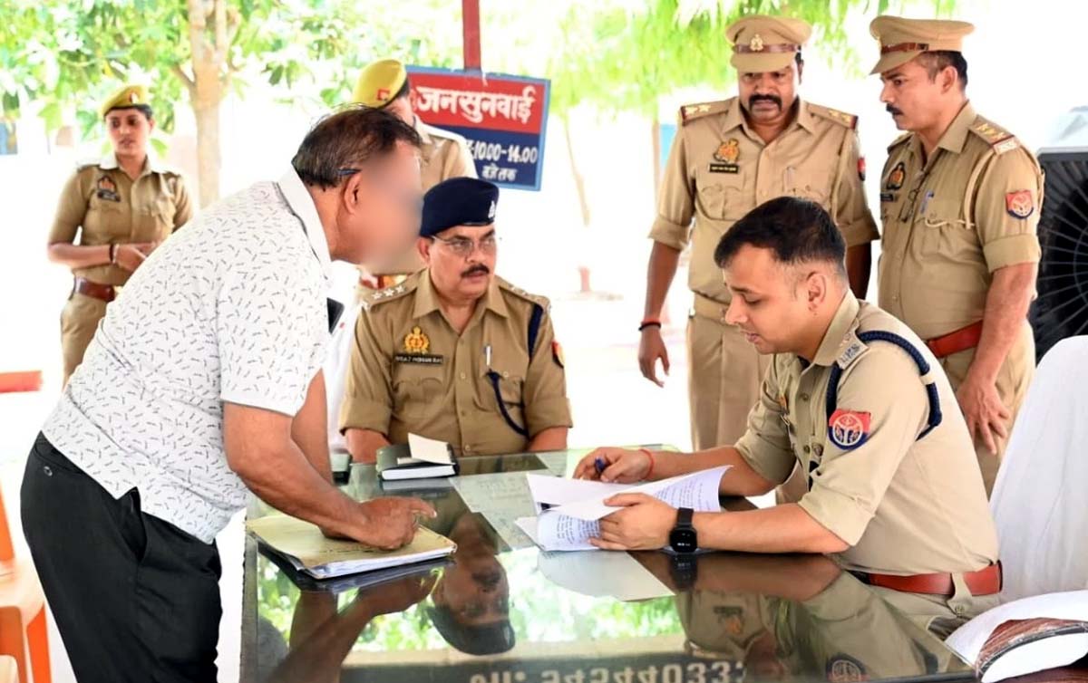 एसपी ने गाजीपुर थाने में की जनसुनवाई, दिए सख्त निर्देश