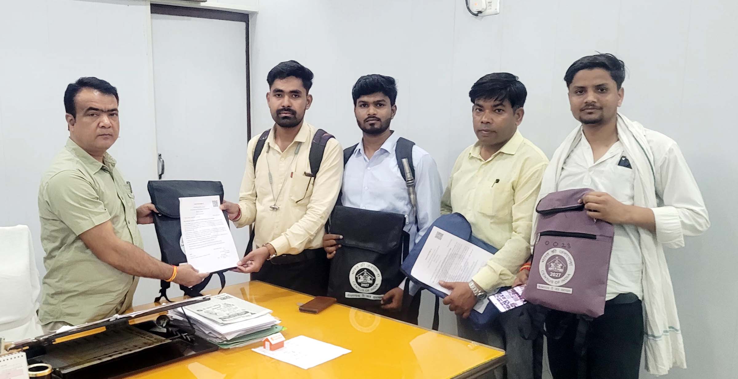 452 प्रगणकों व 59 सुपरवाइजरों की हुई तैनाती, किट का किया वितरण