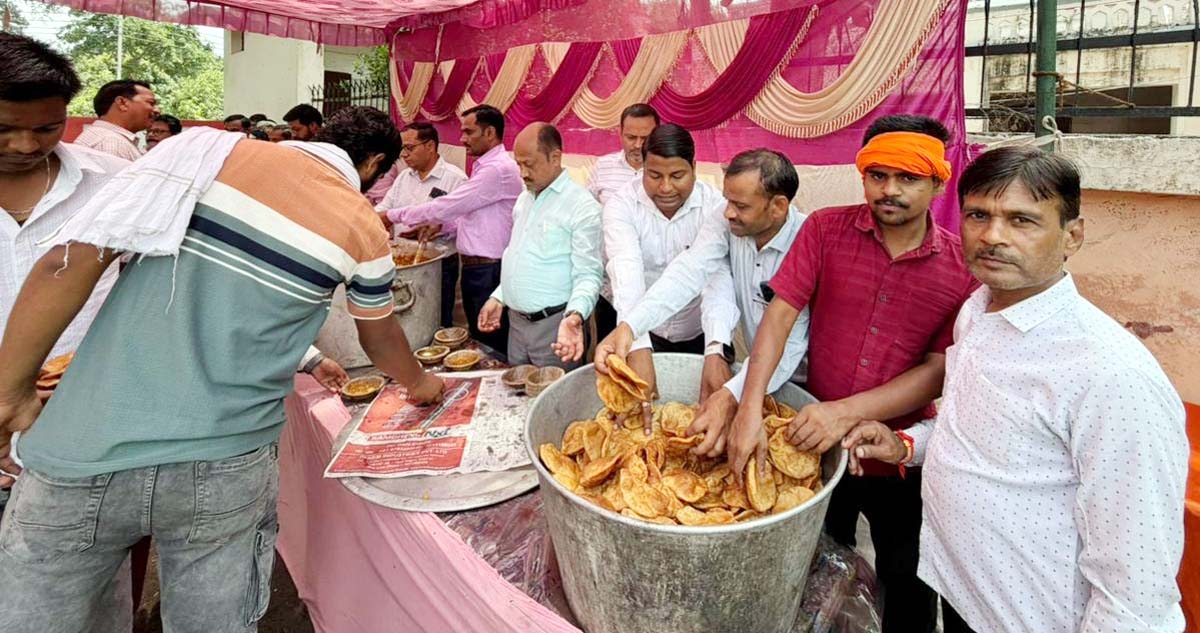 बड़े मंगल पर हुआ भंडारा,अन्य लघु खबरों के साथ