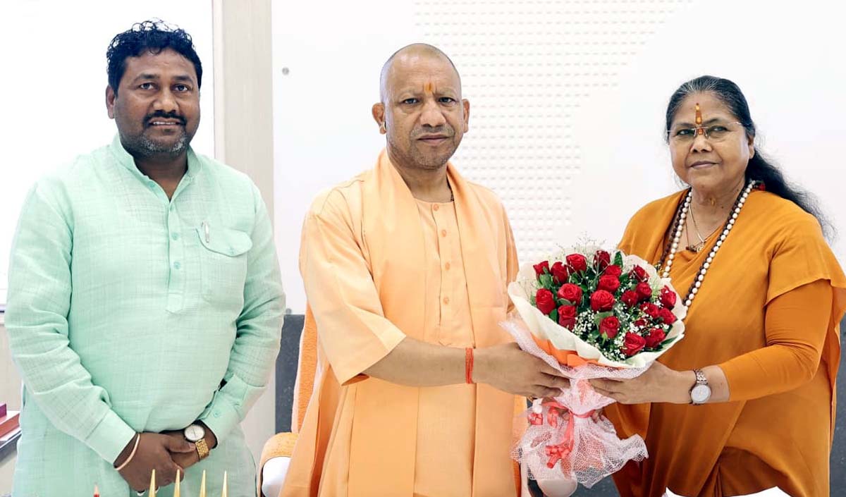  सीएम योगी से मिलीं राष्ट्रीय पिछड़ा वर्ग आयोग की अध्यक्ष