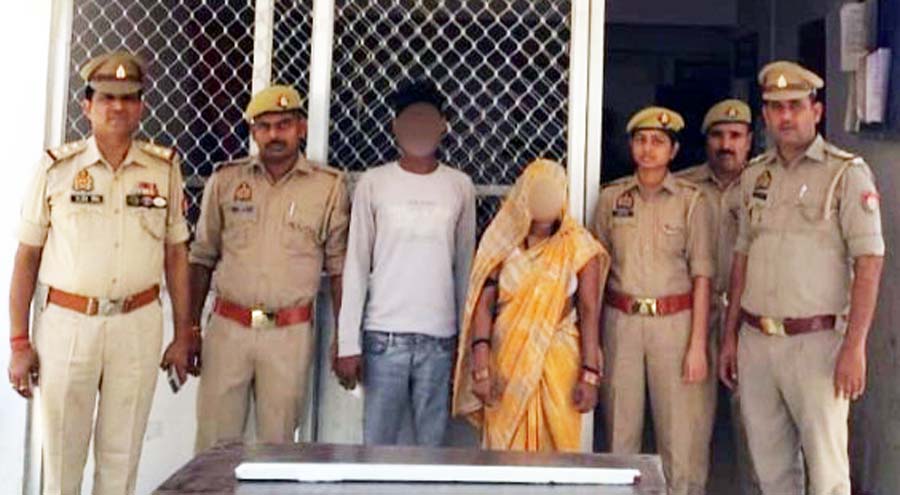 पच्चीस हजार का इनामी हत्यारोपी पत्नी समेत गिरफ्तार