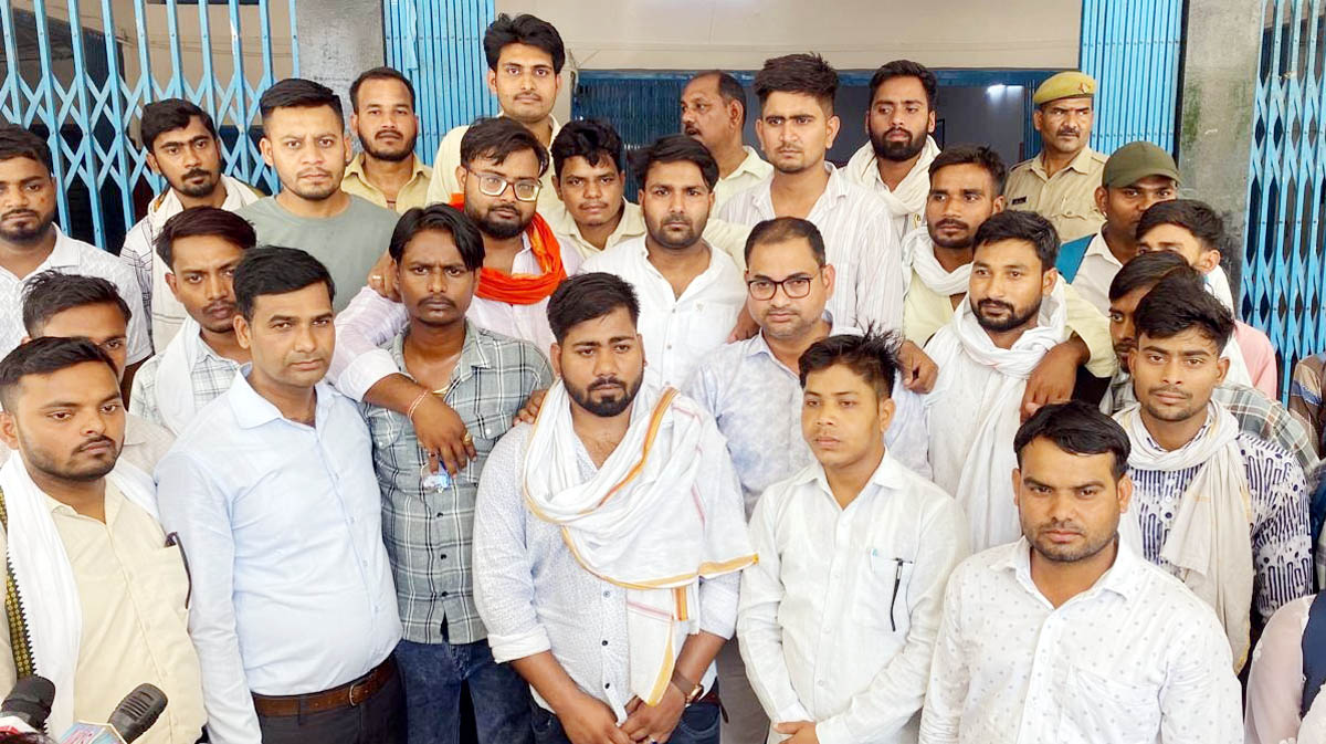 मांगों को लेकर पंचायत सहायक कर्मचारी यूनियन ने किया प्रदर्शन
