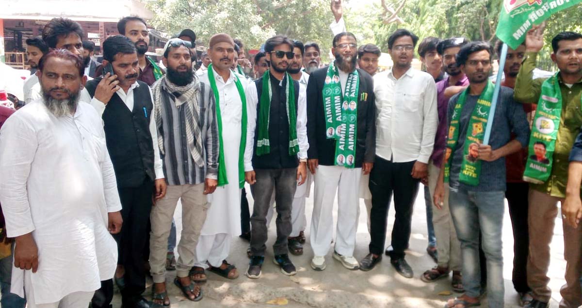 महाराष्ट्र सरकार के मंत्री को बर्खास्त किए जाने की उठाई मांग