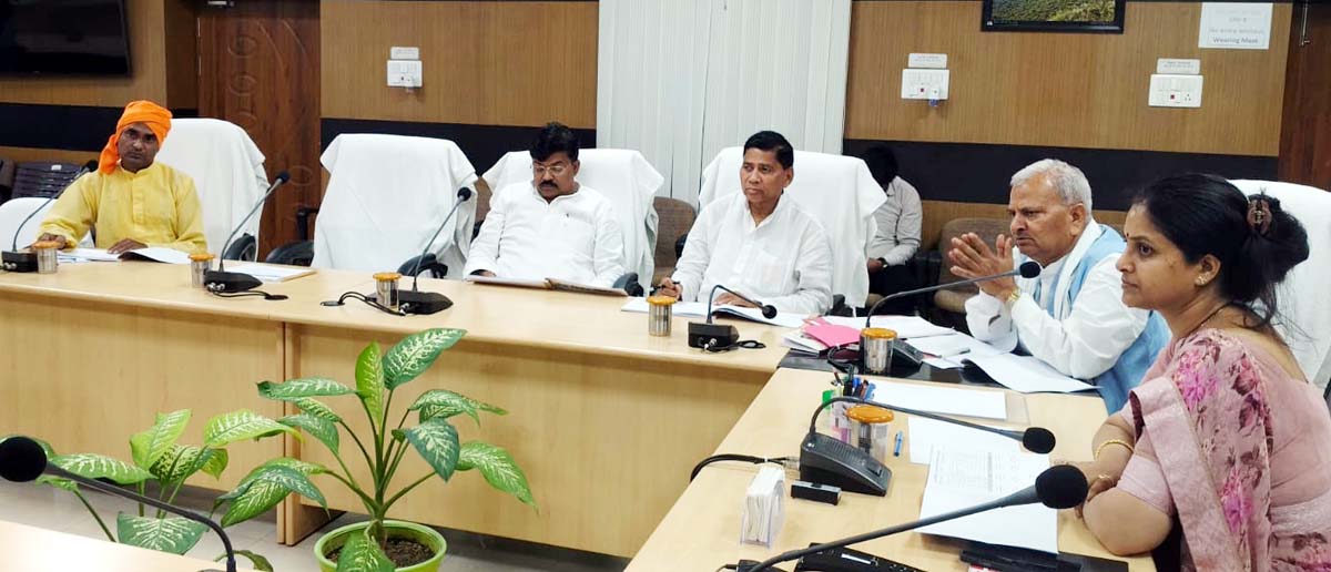 जनप्रतिनिधियों के विधानसभावार दिए गए प्रस्ताव पर हुई चर्चा