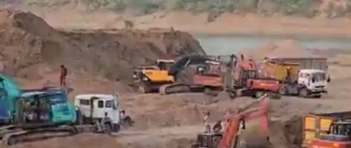  नदी का सीना छलनी, अब किसानों की जमीन पर कहर
