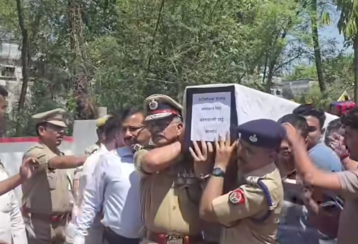 जब वर्दी भी रो पड़ी… जालौन में शहीदों को नम आंखों से अंतिम सलाम