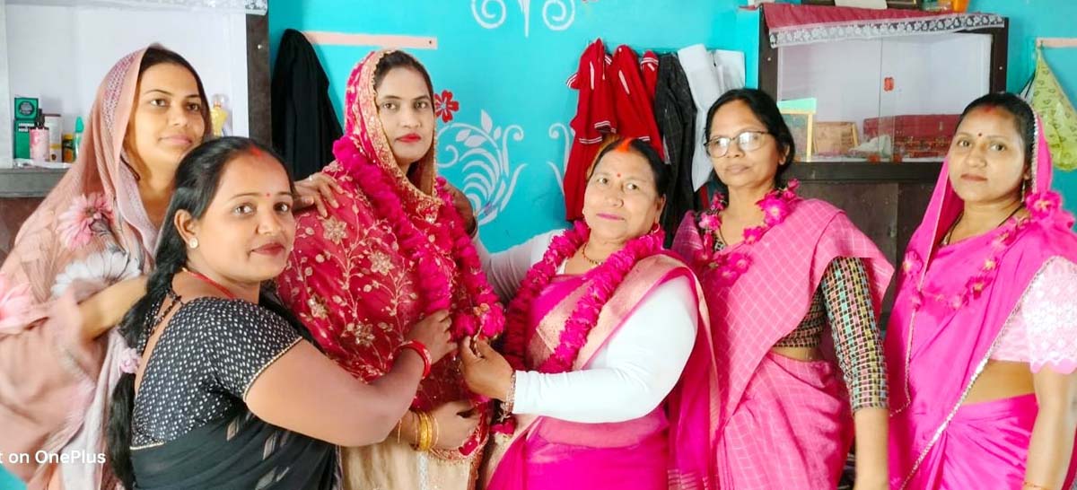 प्रधान मरियम बनीं गुलाबी गैंग लोकतांत्रिक की जिला उपाध्यक्ष