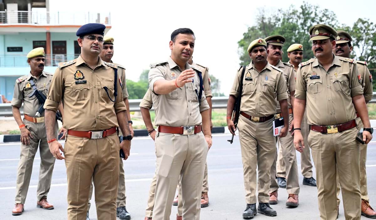 कानून-व्यवस्था व जनसरोकारों पर एसपी सख्त,थाने का किया औचक निरीक्षण