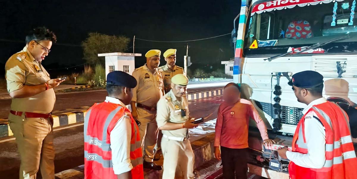 तीन टोल प्लाजों पर चला ड्रिंक एंड ड्राइव अभियान