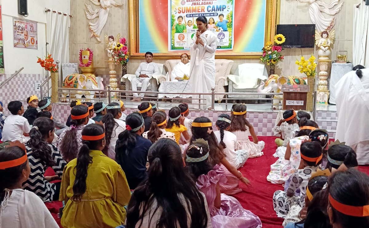विज्ञान युग में सनातन दैवीय संस्कृति होती जा रही विलुप्त