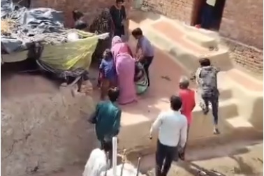 चंदरसी में दंपति से मारपीट का वीडियो वायरल, निष्पक्ष जांच की मांग तेज
