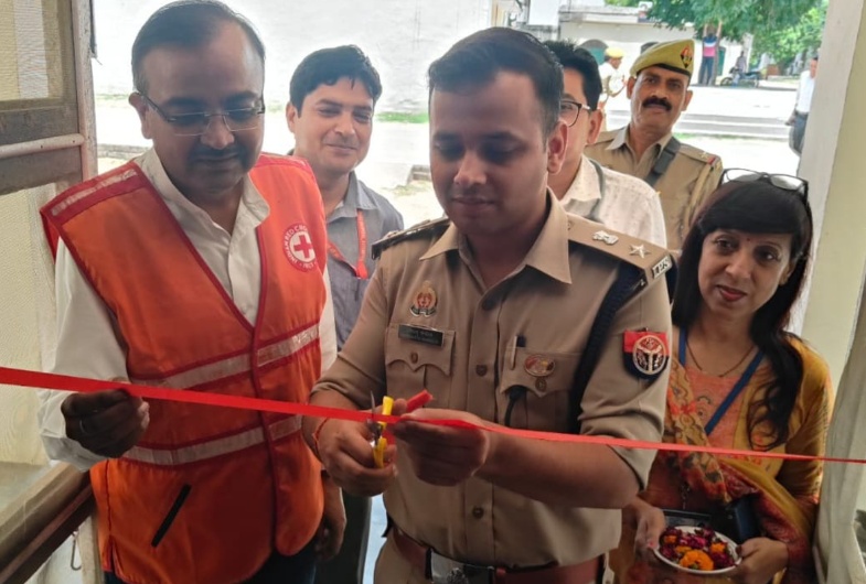 विश्व रक्तदाता दिवस पर पुलिस लाइन में सजा सेवा का शिविर