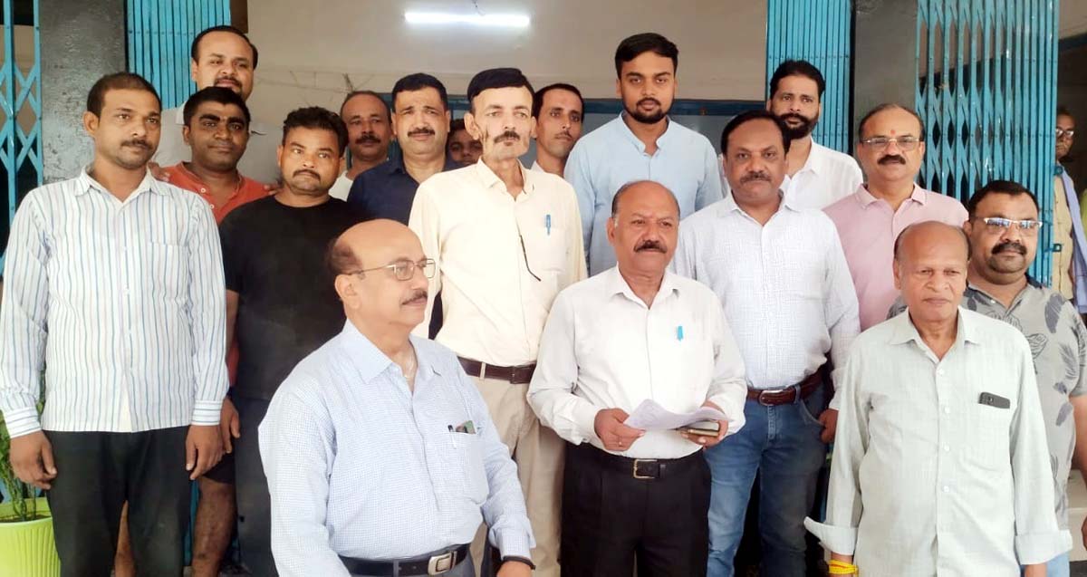 हरिहरगंज ओवरब्रिज के नीचे स्थायी निर्माण का विरोध