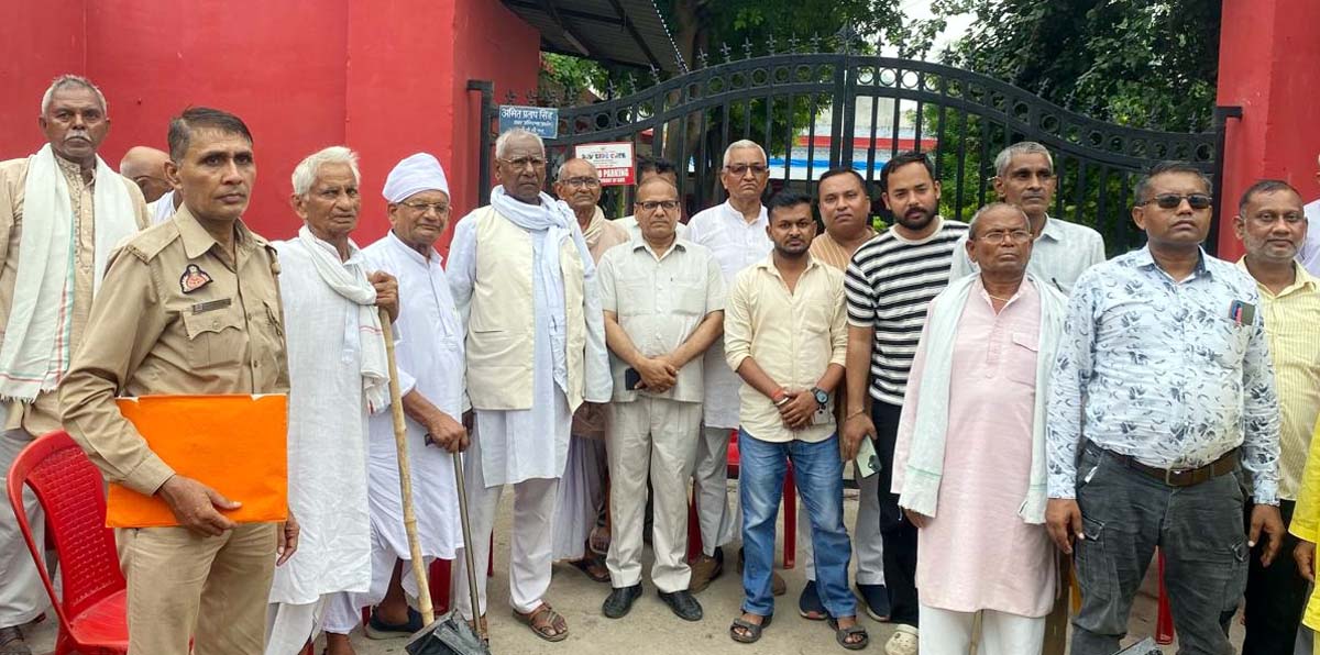 आर्य समाज भवन में कब्जे व अनियमितताओं के आरोप पर हंगामा