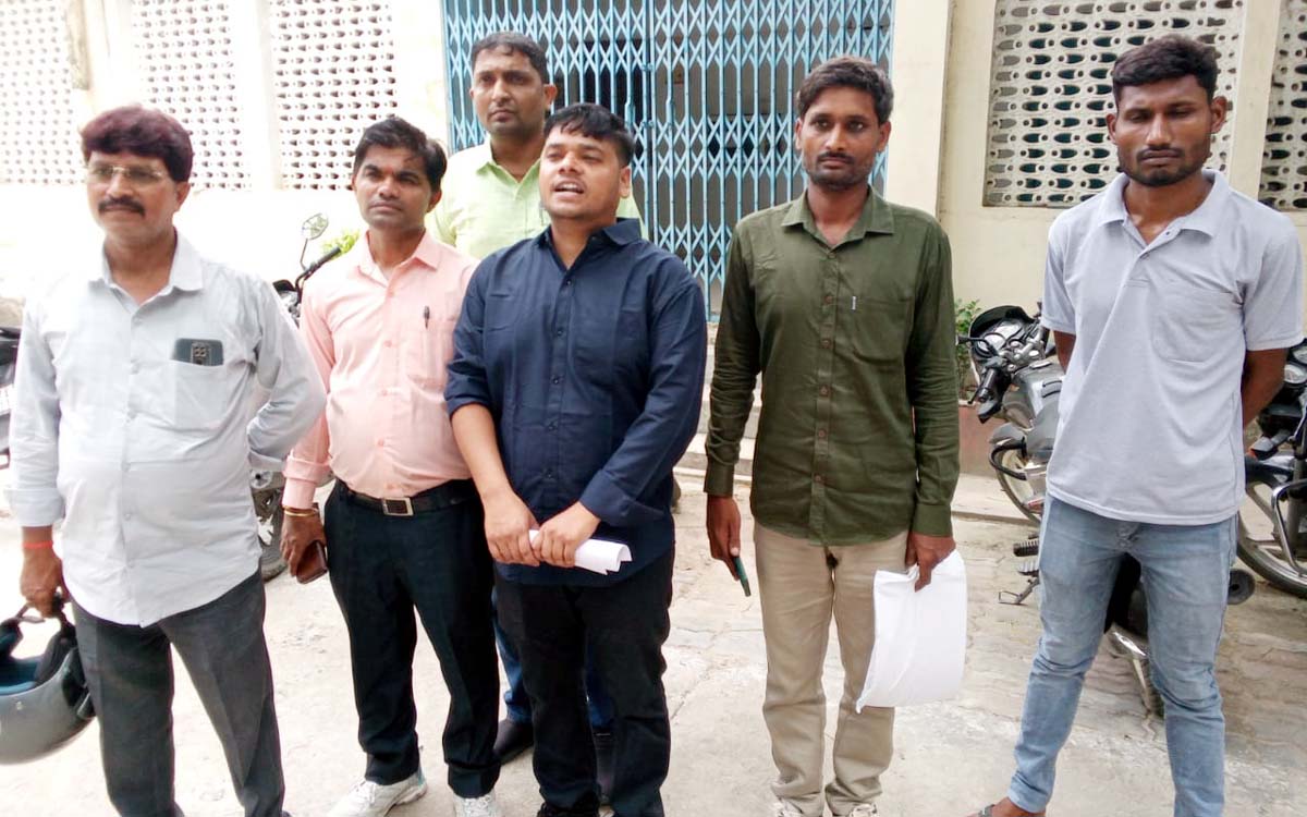 पिछड़ा वर्ग आयोग के आदेश के अनुपालन की उठाई मांग