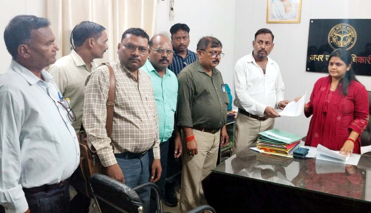 शिक्षणेत्तर कर्मचारियों ने खोला मोर्चा, सरकार को भेजा अल्टीमेटम