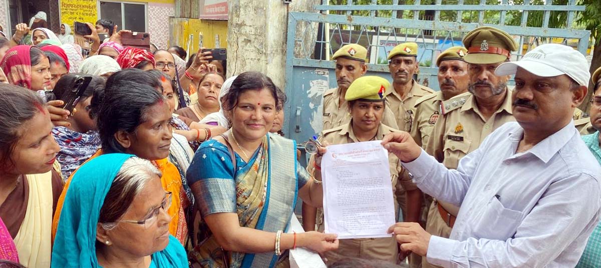 मांगों को लेकर गरजीं आशा व संगिनी, पीएम को भेजा ज्ञापन
