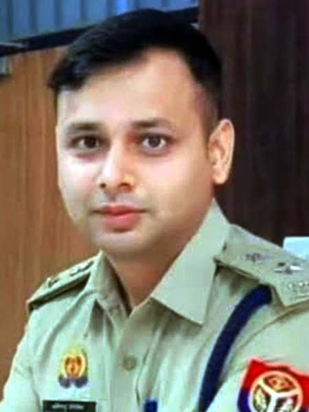 एसपी ने महकमे में किया उलटफेर, कई थानों की बदली कमान