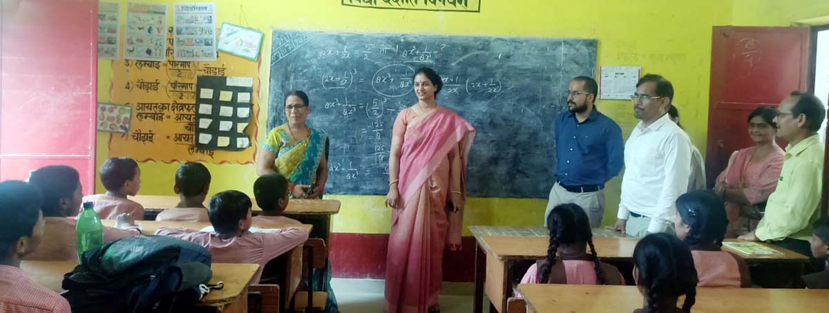 स्कूलों में डीएम का सख्त एक्शन, पढ़ाई, नामांकन और गुणवत्ता पर कसा शिकंजा