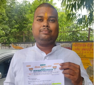क्षेत्रवासियों को मिल रहा बालू उक्त पानी तकनीकी परीक्षण कराते हुए रिबोरिंग की रखी मांग