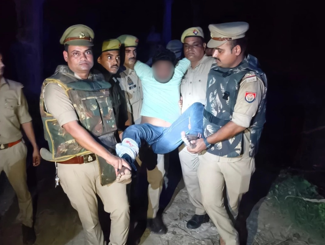 गौकशी कांड के दो शातिरों से मुठभेड़, पैरों में गोली लगने के बाद गिरफ्तार