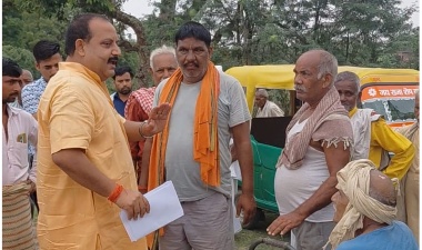 जिला पंचायत सदस्य के सहयोग से गौराकला में लगा कैंप