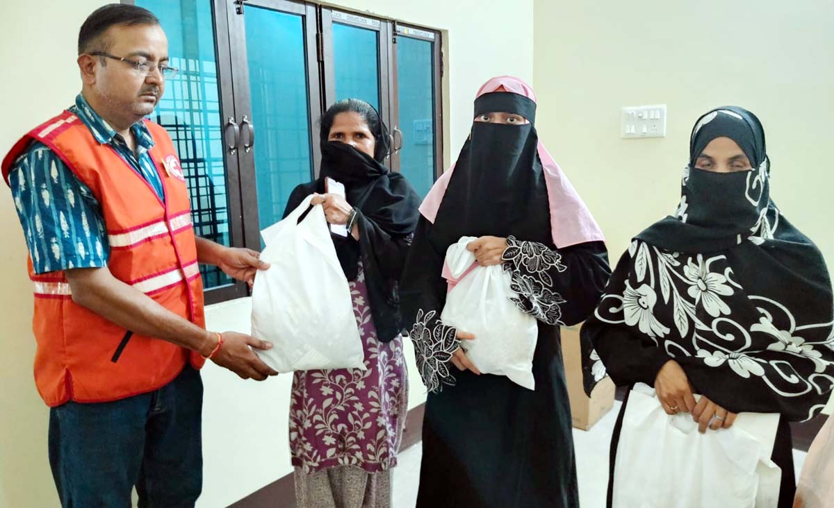 टीबी मरीजों के पोषण का सहारा बना रेडक्रॉस, बांटी पोषण सामग्री