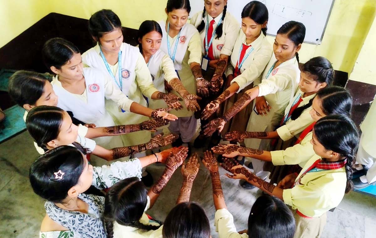 मेहंदी प्रतियोगिता में छात्राओं ने दिखाई हुनर की चमक,सुहानी,अंजना व सुचेता प्रथम